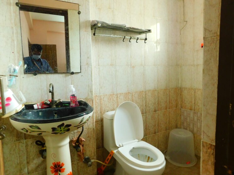 Bathroom, prateek-laurel 3 Bedroom 1385 Sq.Ft. Apartment In Sector 120 Noida 7853848