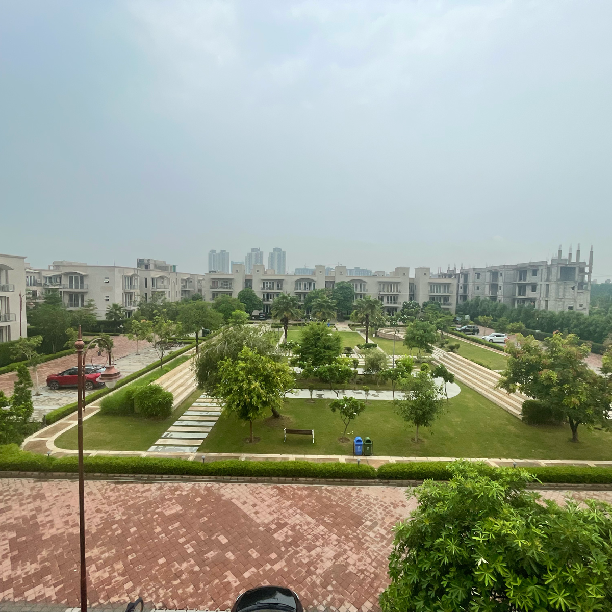 3 BHK + Servant Room,Extra Room Builder Floor For Sale in BPTP Amstoria