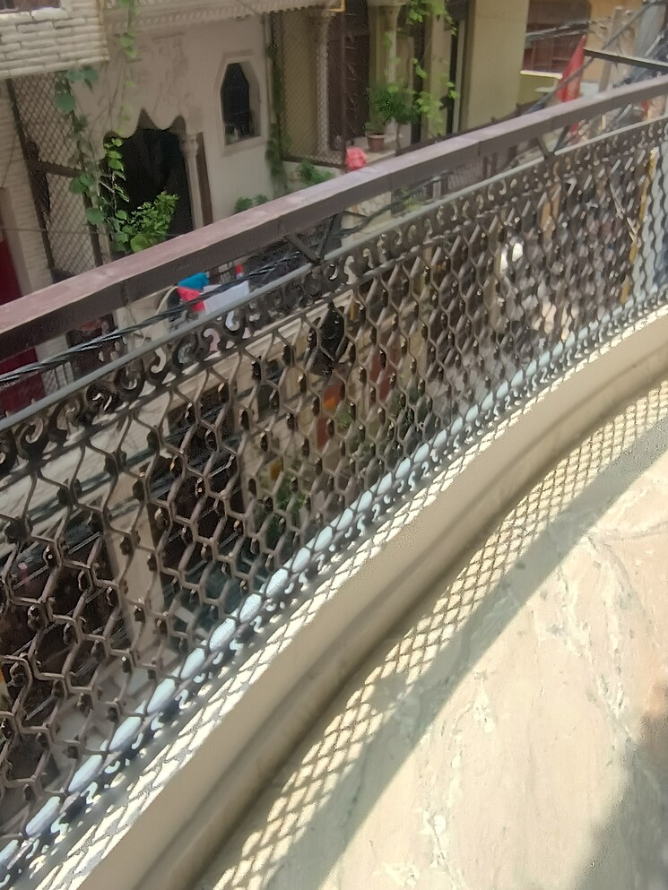 Balcony, uttam nagar 1 Bedroom 40 Sq.Yd. Builder Floor In Uttam Nagar Delhi 7853969