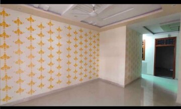 Bedroom in 2 BHK Independent House at Safedabad – for Sale