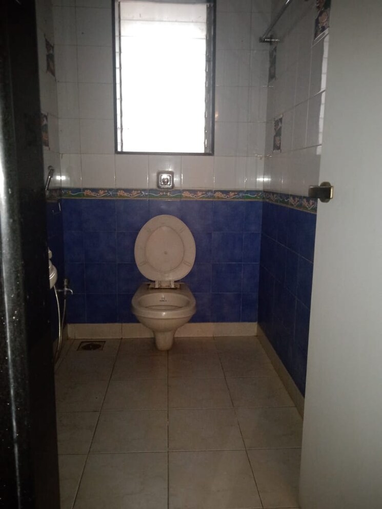 Bathroom, orchid-glade 3 Bedroom 960 Sq.Ft. Apartment In Santacruz West Mumbai 7854057