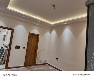 Room in 3 BHK Builder Floor at Ardee City, Sector 52 – for Sale