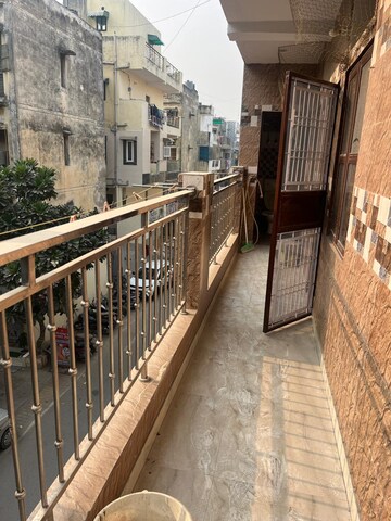 रेसिडेंशियल फ्लैट वर्ग फुट फॉर रेंट इन सेक्टर 14 द्वारका दिल्ली  7854571