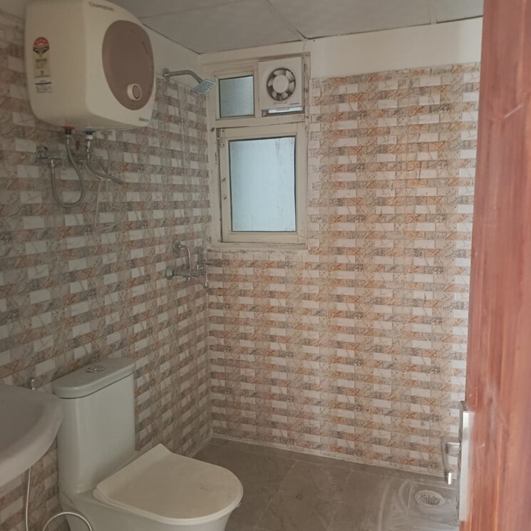 Bathroom, gardenia-golf-city 3.5 Bedroom 1415 Sq.Ft. Apartment In Sector 76 Noida 7854659