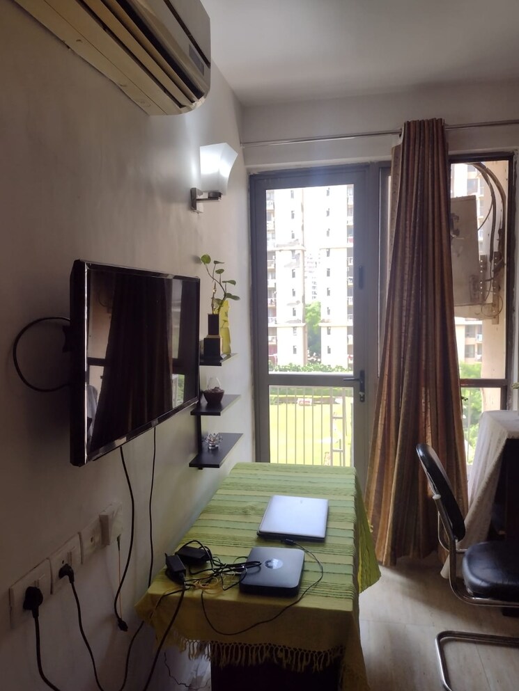 Living Room, dlf-cyber-city 3 Bedroom 1543 Sq.Ft. Builder Floor In Sector 24 Gurgaon 7854870