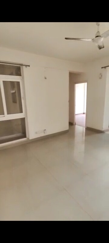 Room in 2 BHK Apartment at Klj Platinum Heights, Sector 77 – for Sale