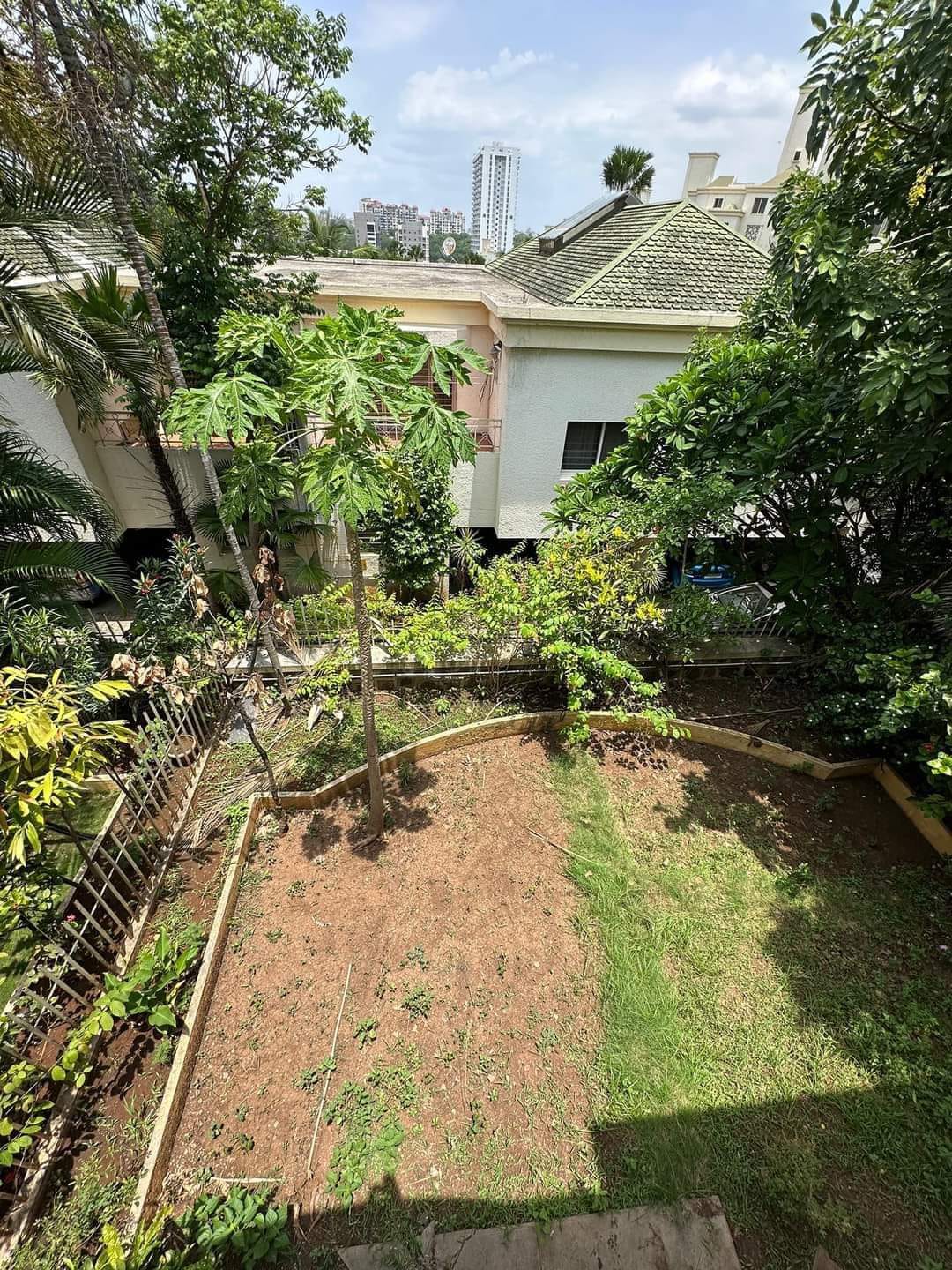 3.5 BHK 2600 Sq.Ft. Villa in Clover Highlands Row House