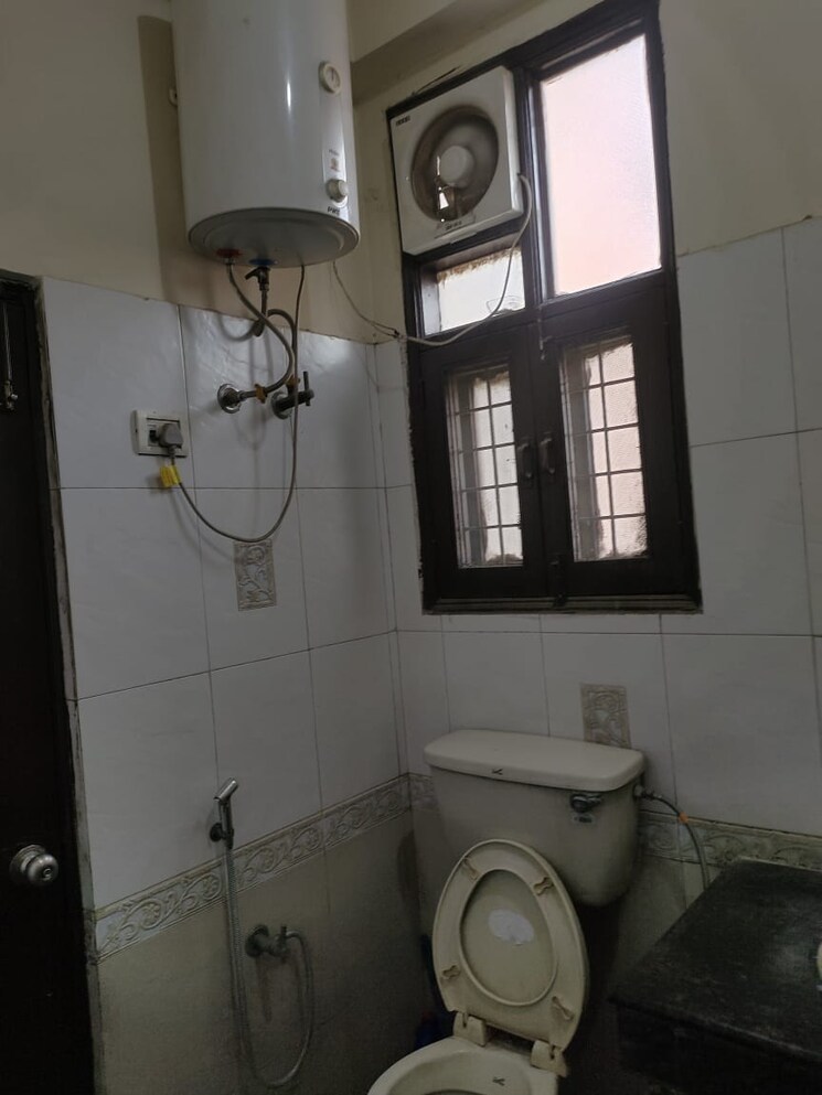 Bathroom, raheja-lunaris 2 Bedroom 660 Sq.Ft. Apartment In Juinagar Navi Mumbai 7855186