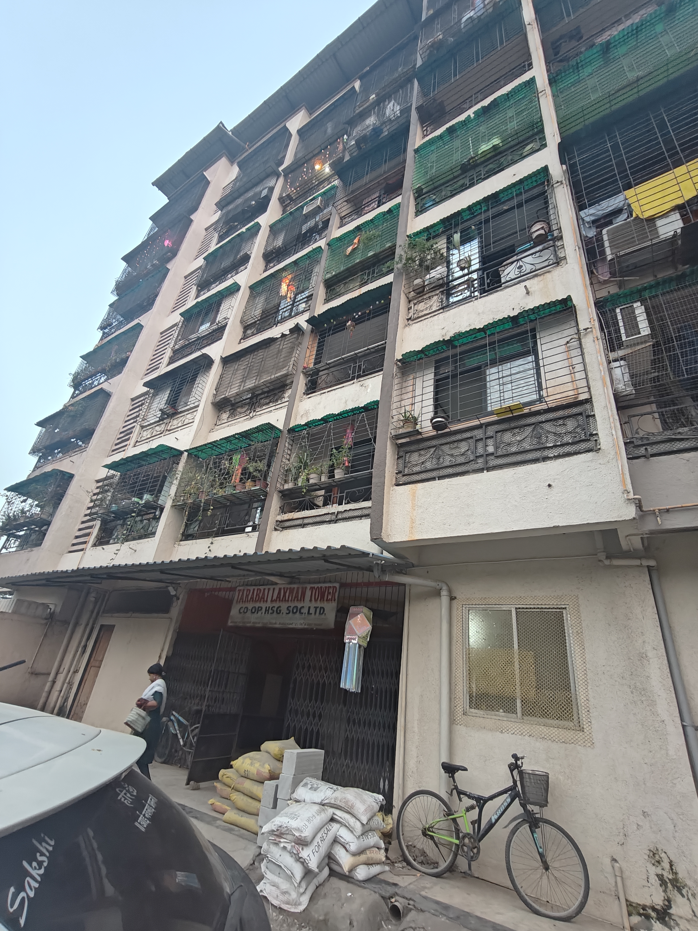 2 BHK + Extra Room Apartment For Sale in Tarabai Laxman Tower