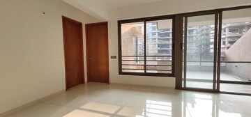 Room in 3 BHK Apartment at Ahmedabad - Rajkot Highway – for Sale