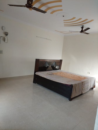 1 BHK Builder Floor For Rent in Paschim Vihar Delhi  7855487