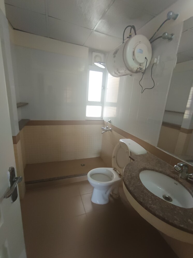 Bathroom, bestech-park-view-spa-next 3 Bedroom 1935 Sq.Ft. Apartment In Sector 67 Gurgaon 7855851