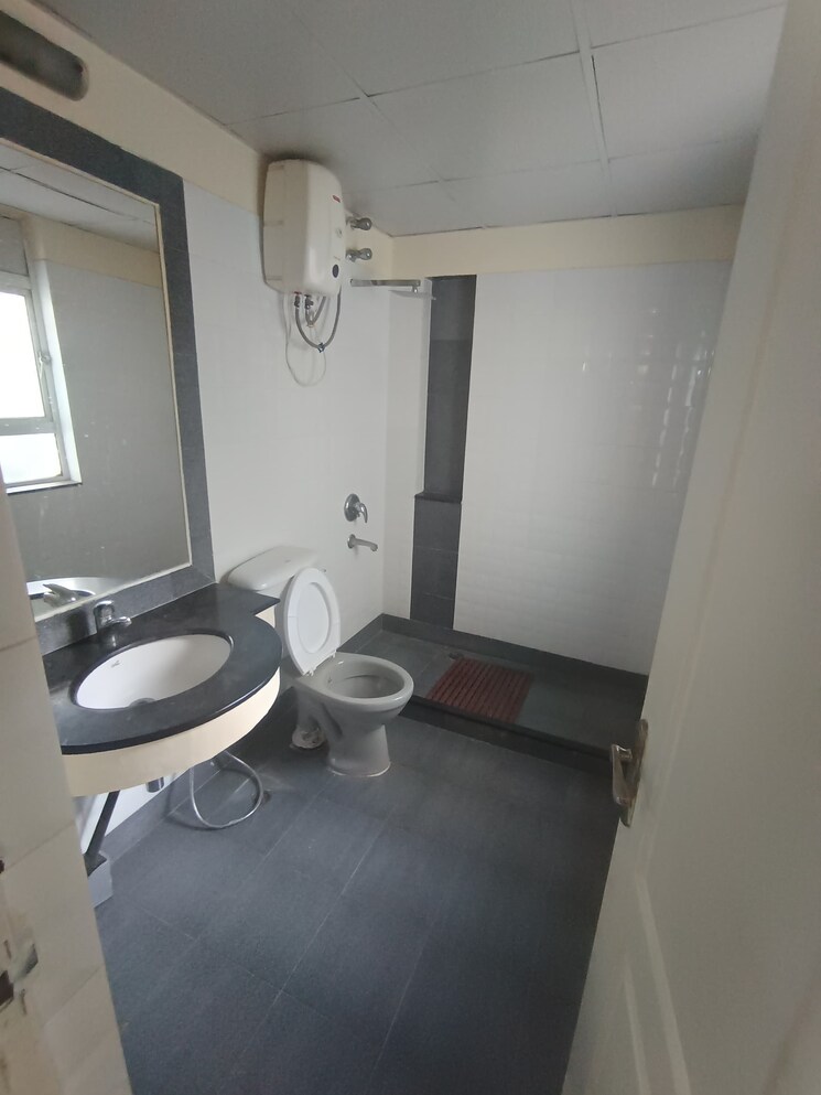 Bathroom, bestech-park-view-spa-next 3 Bedroom 1935 Sq.Ft. Apartment In Sector 67 Gurgaon 7855851