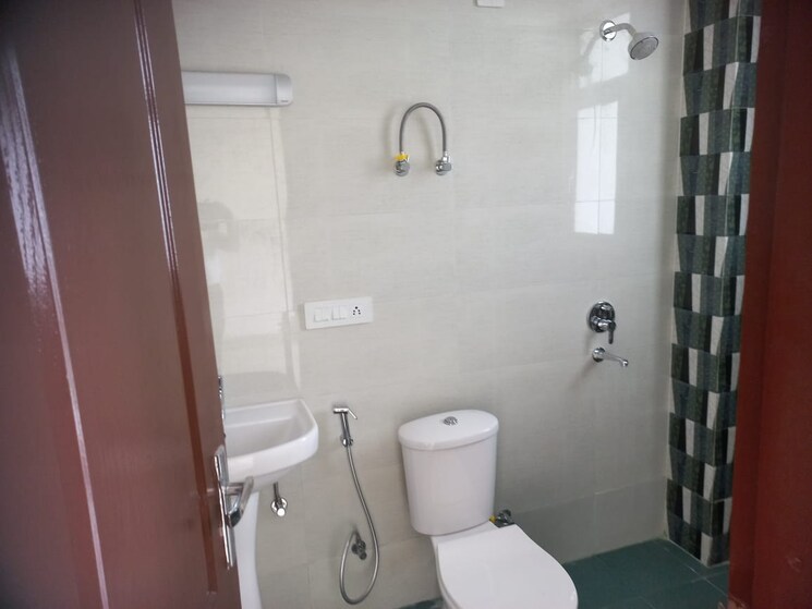Bathroom, omaxe-waterscapes 3.5 Bedroom 840 Sq.Ft. Apartment In Gomti Nagar Lucknow 7853664