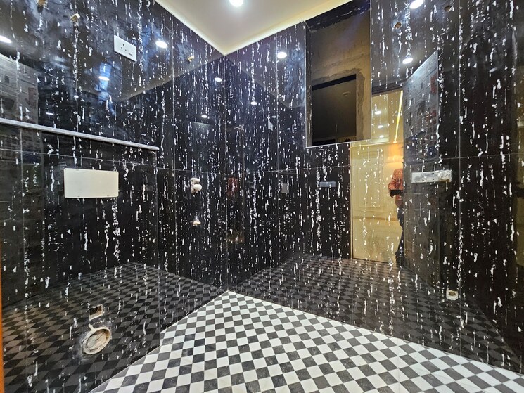 Bathroom, saket 3 Bedroom 1800 Sq.Ft. Builder Floor In Saket Delhi 7856382