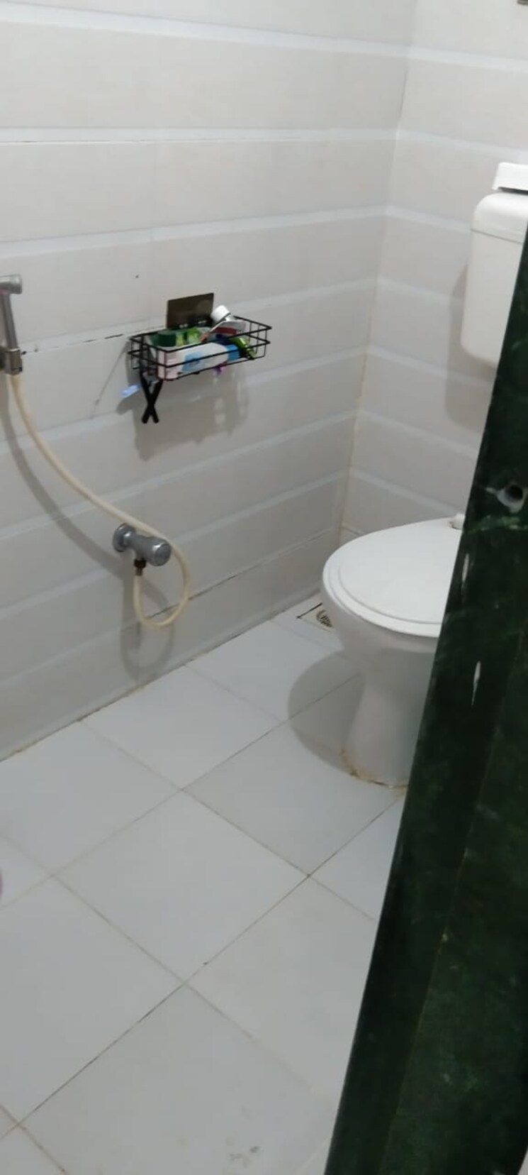 Bathroom, isa-royal-palace 1 Bedroom 489 Sq.Ft. Apartment In Prabhadevi Mumbai 7856410