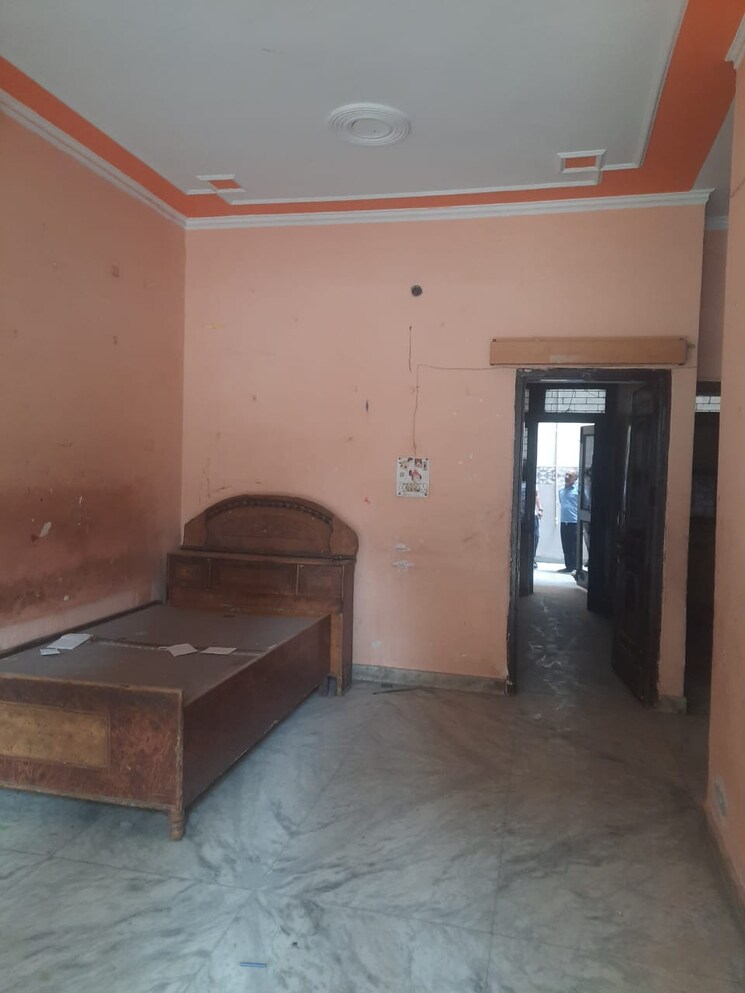 Room, sector 3 2.5 Bedroom 100 Sq.Ft. Independent House In Sector 3 Faridabad 7856465
