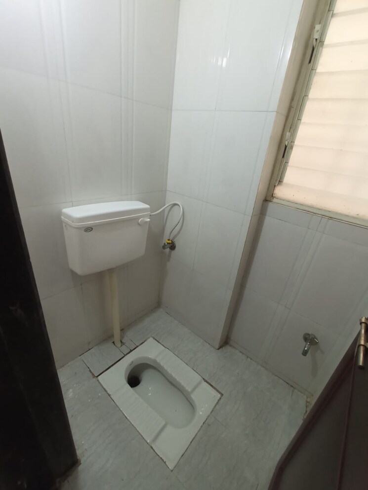 Bathroom, sai-shraddha-apartment 1 Bedroom 520 Sq.Ft. Apartment In Hadapsar Pune 7856508