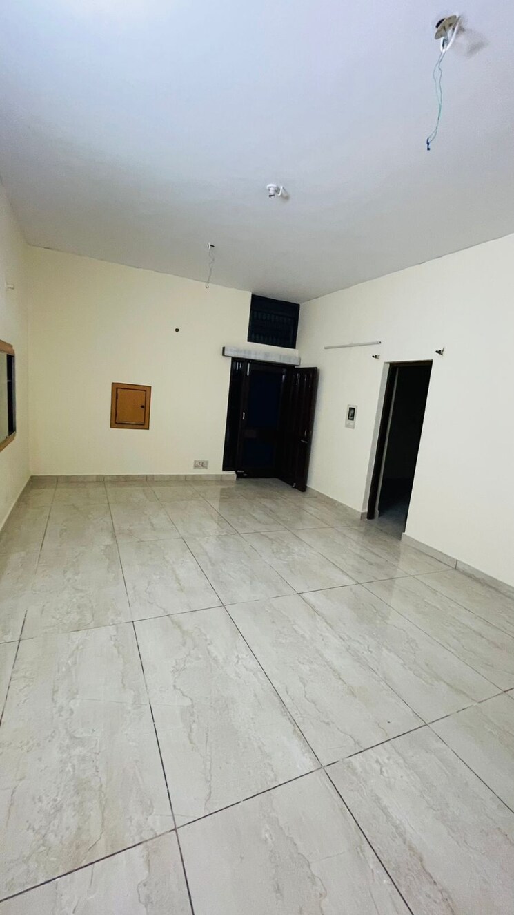 Room, sector 21 3.5 Bedroom 255 Sq.Yd. Builder Floor In Sector 21 Panchkula 7856495