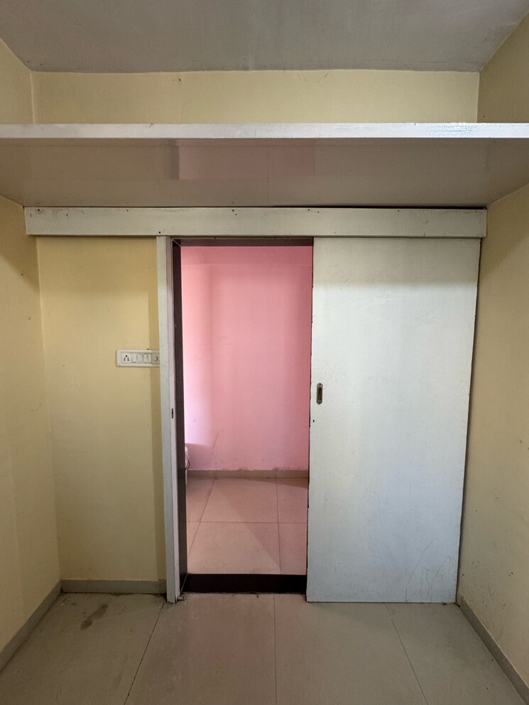 Room, vasudev-chamber 1 Bedroom 450 Sq.Ft. Apartment In Salpa Devi Pada Mumbai 7856664