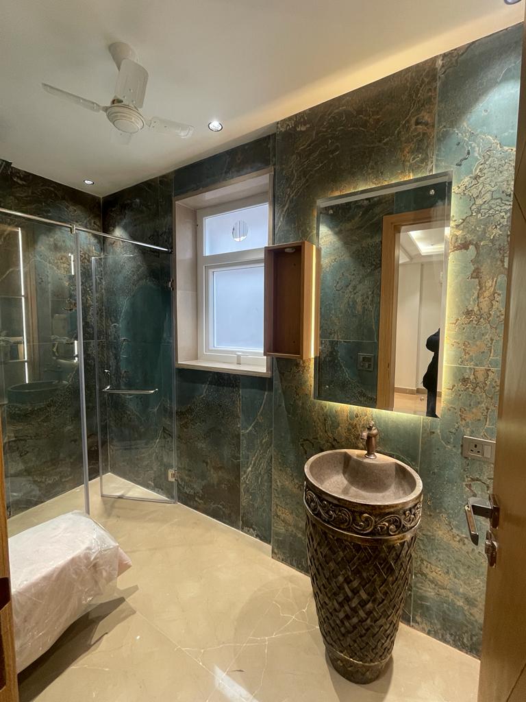 5 BHK + Servant Room Builder Floor For Sale in Vasant Vihar