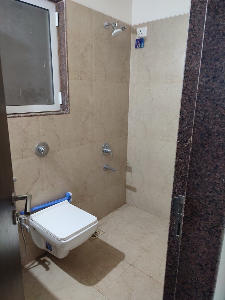 Bathroom, raunak-unnathi-woods-phase-7-a-and-b 1 Bedroom 380 Sq.Ft. Apartment In Ghodbunder Road Thane 7856729