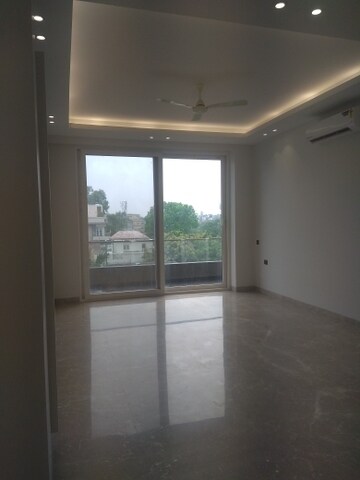 Room in 3 BHK Builder Floor at New Friends Colony – for Sale