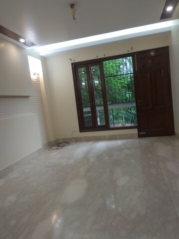 Room in 3 BHK Builder Floor at New Friends Colony – for Sale