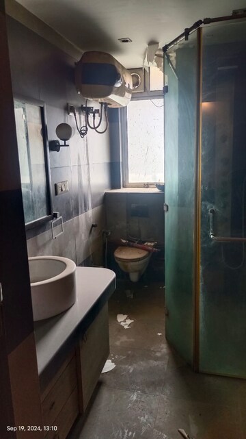 Bathroom in 2 BHK Apartment at Eldeco Utopia, Sector 93a – for Sale