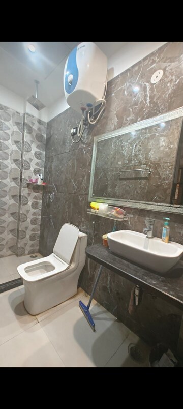 रेसिडेंशियल बिल्डर फ्लोर वर्ग फुट फॉर रेंट इन इंद्रपुरम ग़ाज़ियाबाद  7856808