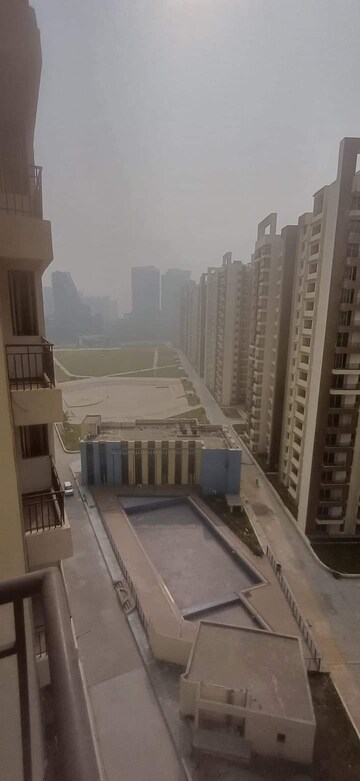 Staircase in 3 BHK Apartment at Amrapali Golf Homes, Sector 4, Greater Noida – for Sale