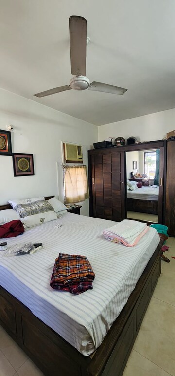 Bedroom in 2 BHK Apartment at Satellite Tower, Goregaon East – for Sale