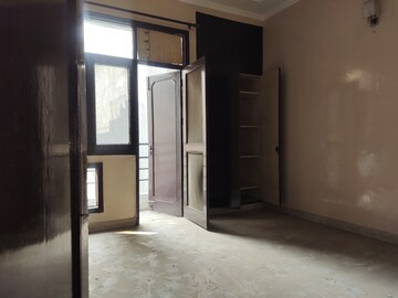 Room in 4 BHK Builder Floor at East Of Kailash – for Sale