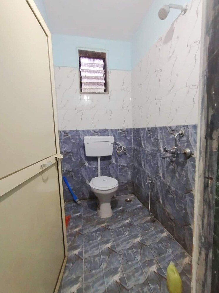 Bathroom, lokhandwala-infrastructure-spring-leaf 1 Bedroom 530 Sq.Ft. Apartment In Kandivali East Mumbai 7857006