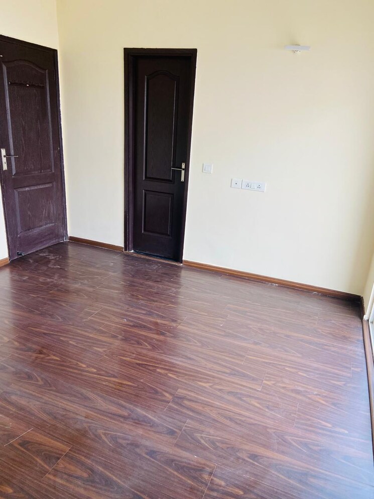 Room, amrapali-platinum 3 Bedroom 1495 Sq.Ft. Apartment In Sector 119 Noida 7857066