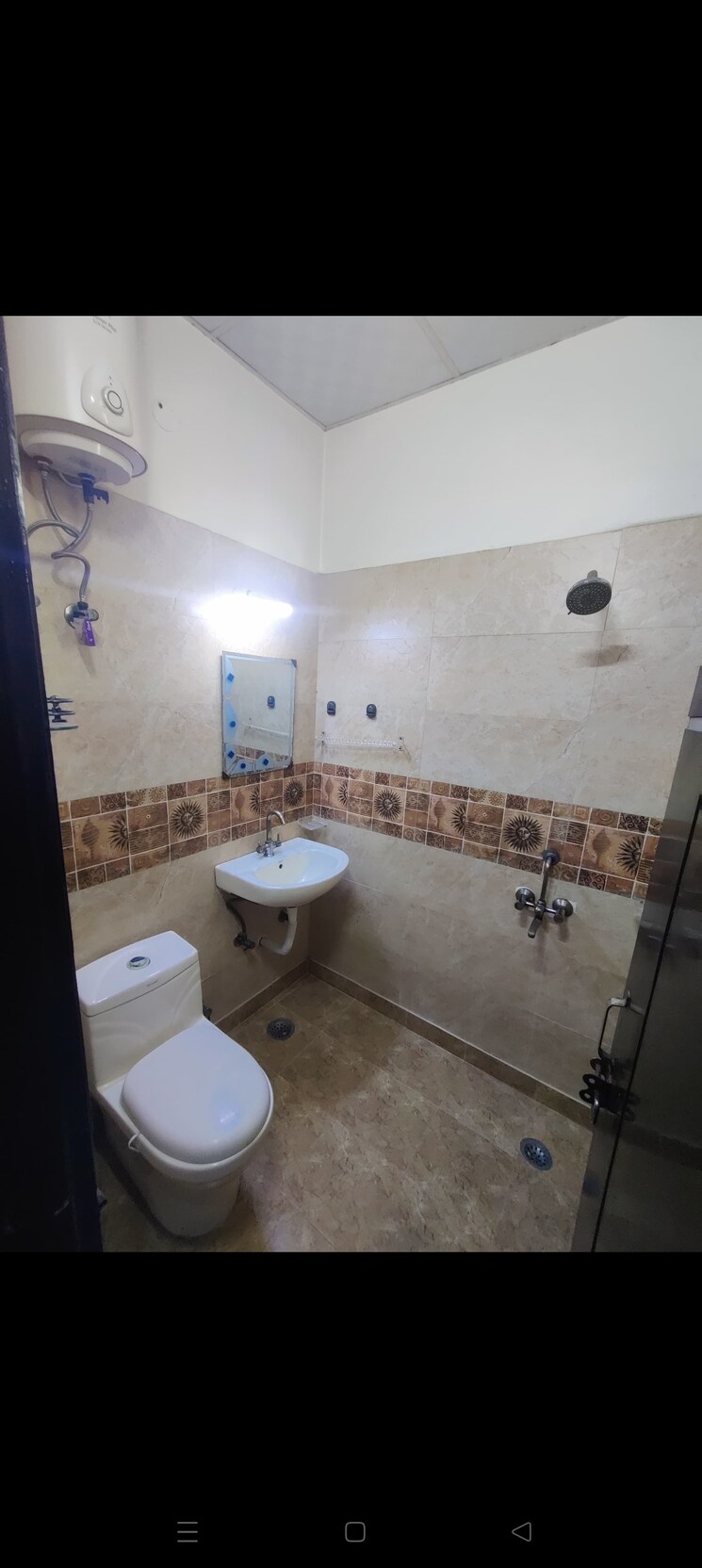Bathroom, sun-homes 2 Bedroom 950 Sq.Ft. Builder Floor In Shakti Khand Iii Ghaziabad 7857184