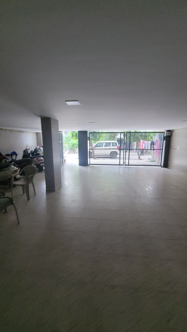  Parking, anand vihar 4 Bedroom 2250 Sq.Ft. Builder Floor In Anand Vihar Delhi 7857237