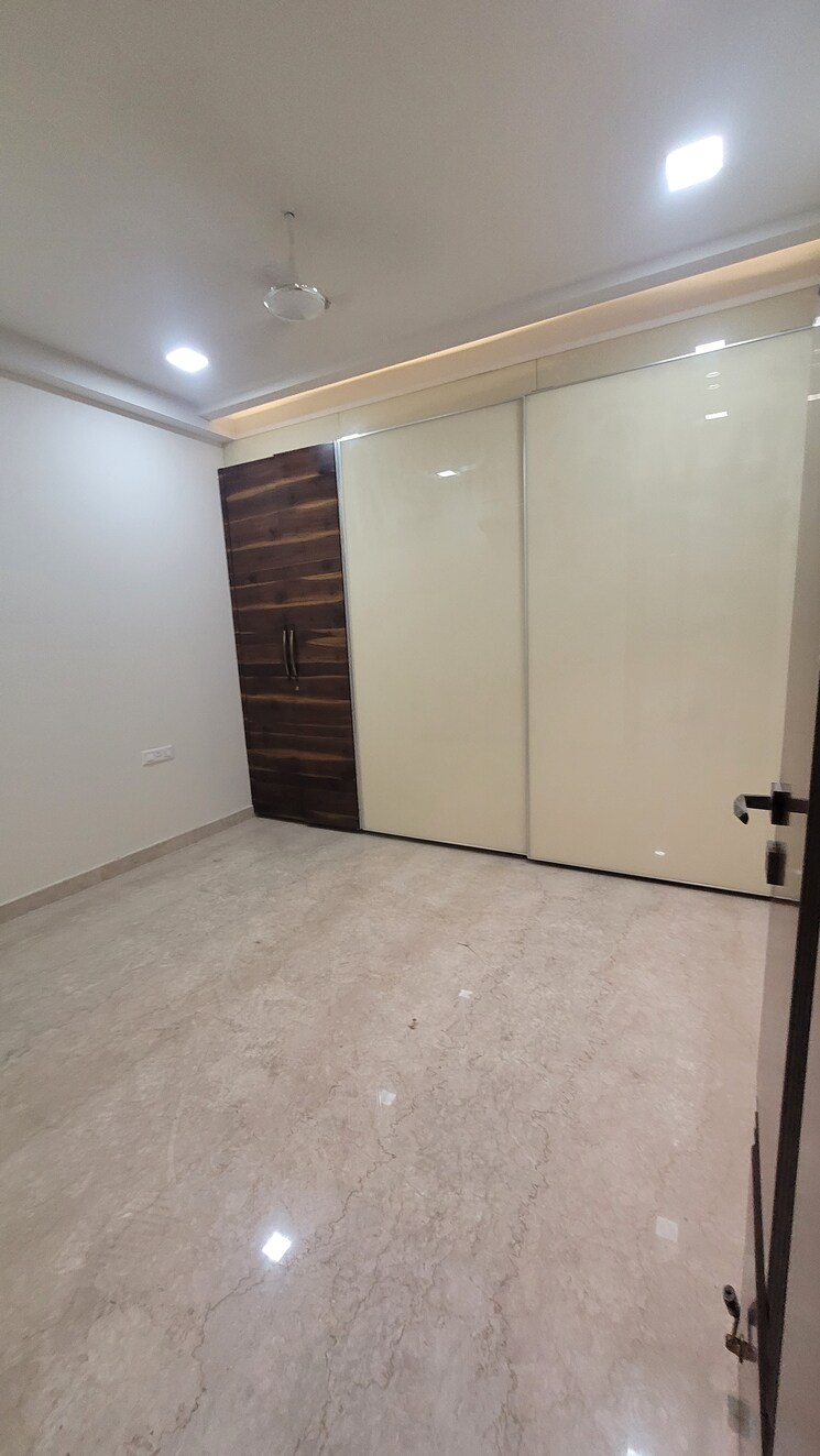 Bedroom, anand vihar 4 Bedroom 2250 Sq.Ft. Builder Floor In Anand Vihar Delhi 7857237