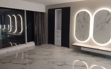 2 BHK Apartment For Sale in Bandra West