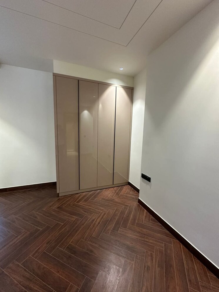 Room, ansal-plaza-sector-23 3 Bedroom 3400 Sq.Ft. Builder Floor In Sector 23 Gurgaon 7857356