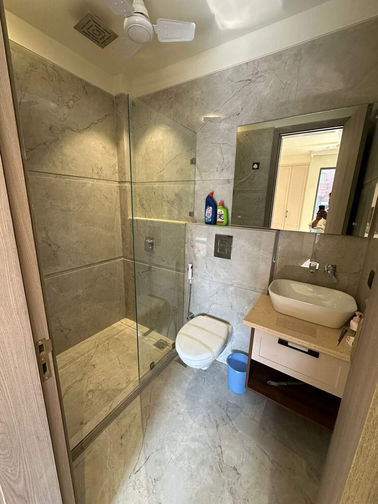 Bathroom, ansal-plaza-sector-23 3 Bedroom 3400 Sq.Ft. Builder Floor In Sector 23 Gurgaon 7857356