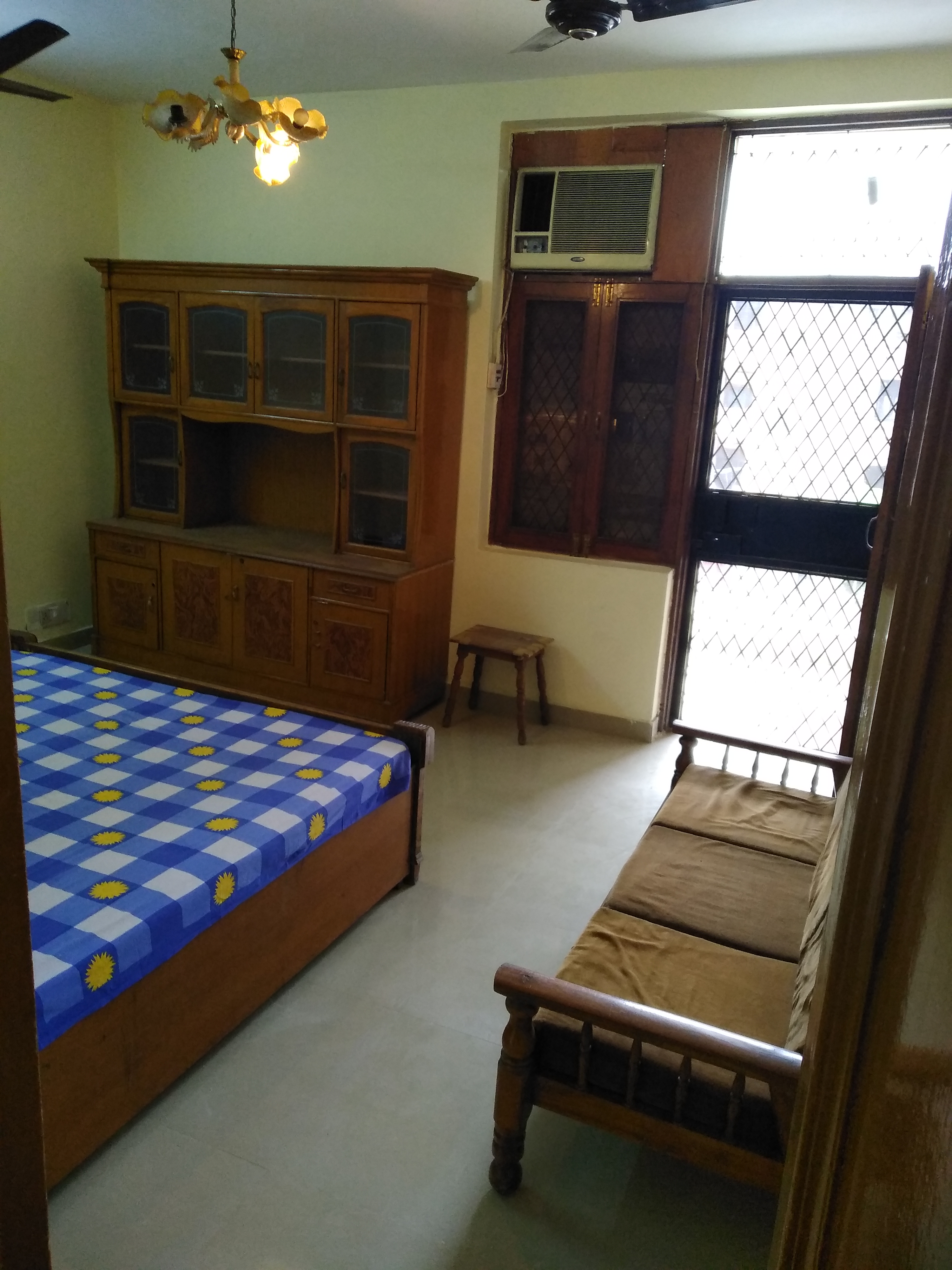 2 BHK Builder Floor For Rent in Amar Colony