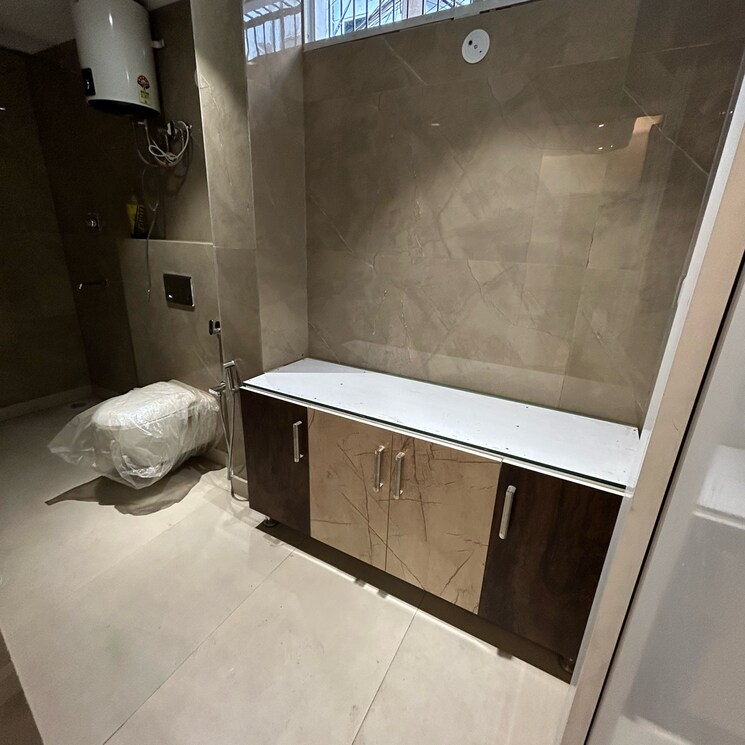 Bathroom, kidwai nagar 2 Bedroom 1350 Sq.Ft. Builder Floor In Kidwai Nagar Delhi 7857443