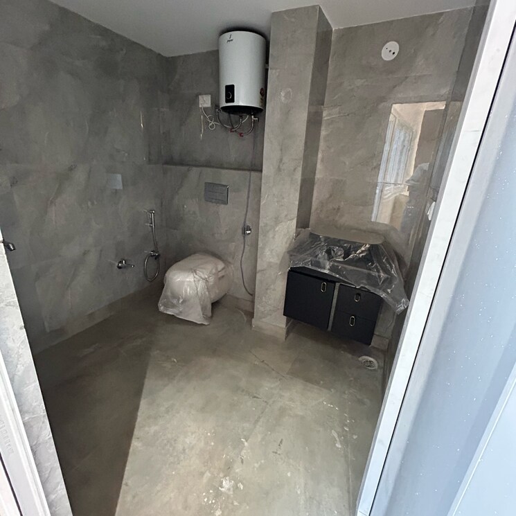 Bathroom, kidwai nagar 2 Bedroom 1350 Sq.Ft. Builder Floor In Kidwai Nagar Delhi 7857443