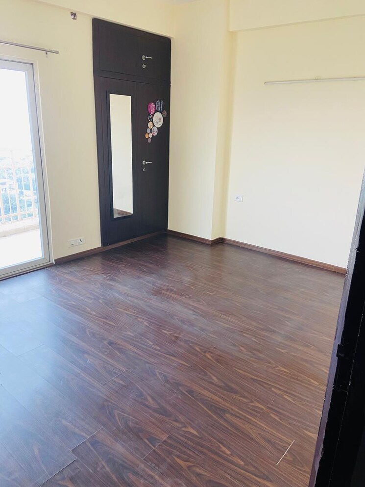 Room, paras-tierea 2 Bedroom 825 Sq.Ft. Apartment In Sector 137 Noida 7857452