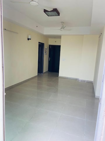 Room in 3 BHK Apartment at Paras Tierea, Sector 137 – for Sale