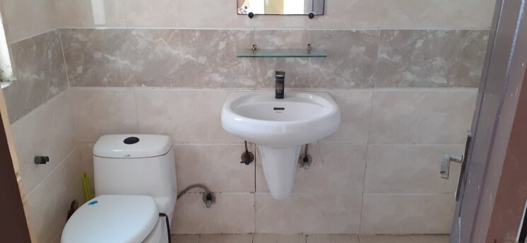 Bathroom, amrapali-platinum 3 Bedroom 1495 Sq.Ft. Apartment In Sector 119 Noida 7857486