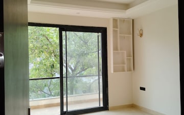 Plot For Sale in Hauz Khas