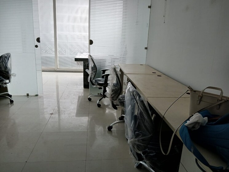  Parking, ocean-golden-i Commercial Office Space 563 Sq.Ft. In Tech Zone 4 Greater Noida Greater Noida 7857666