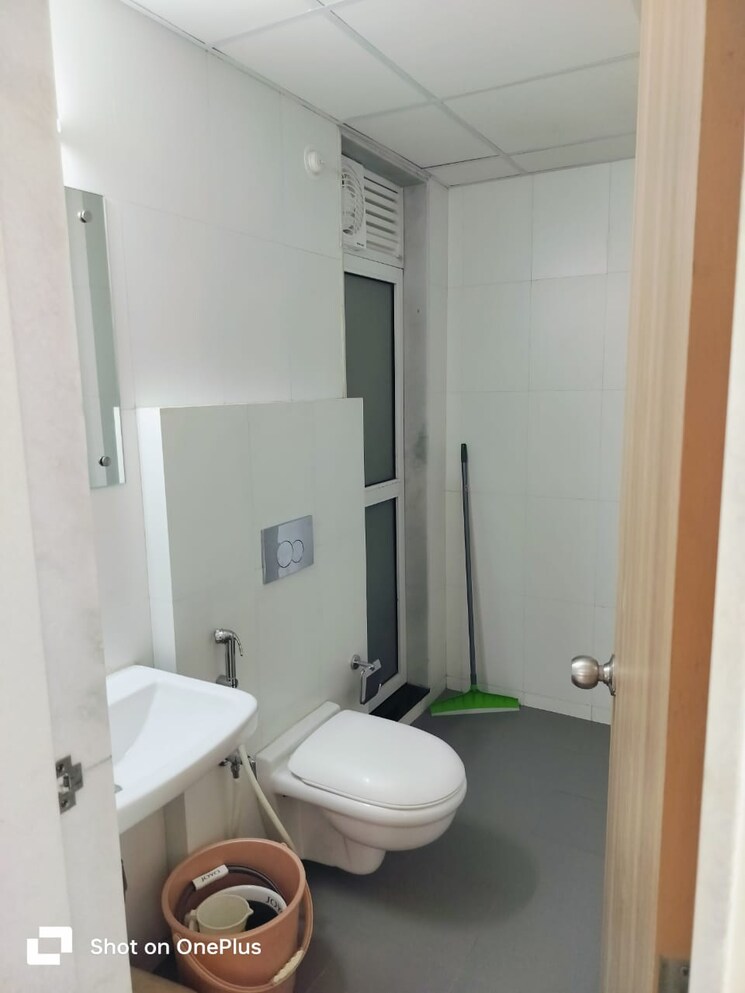 Attached Bathroom, godrej-emerald 3 Bedroom 1033 Sq.Ft. Apartment In Ghodbunder Road Thane 7857671